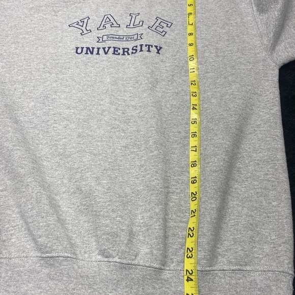 Yale University Crewneck Sweatshirt SM Gray/Navy COLLEGE COZY CASUAL - Picture 9 of 9